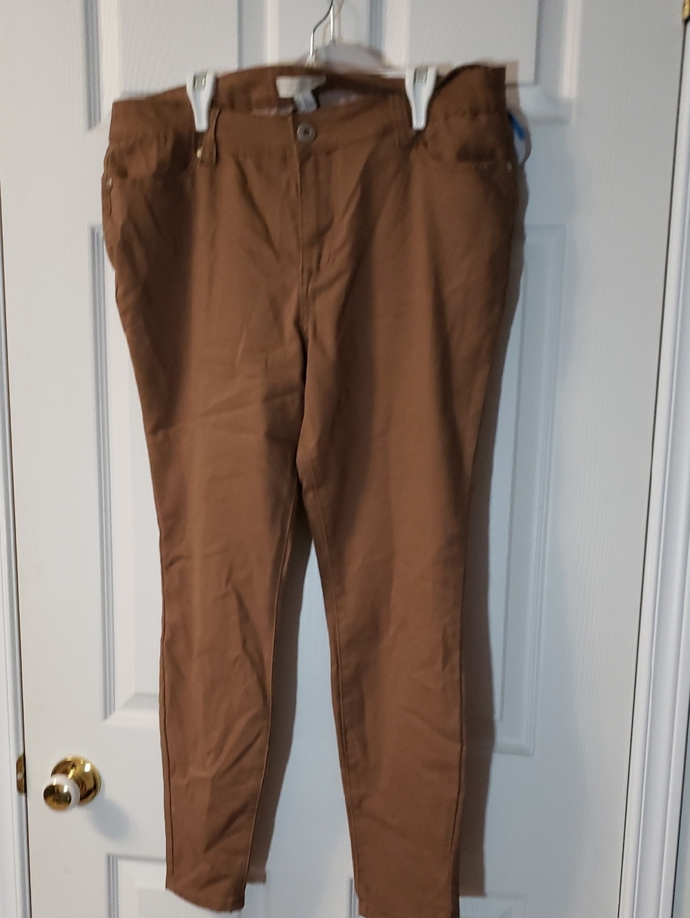 Forever 21 Men's Tan Slim Chinos